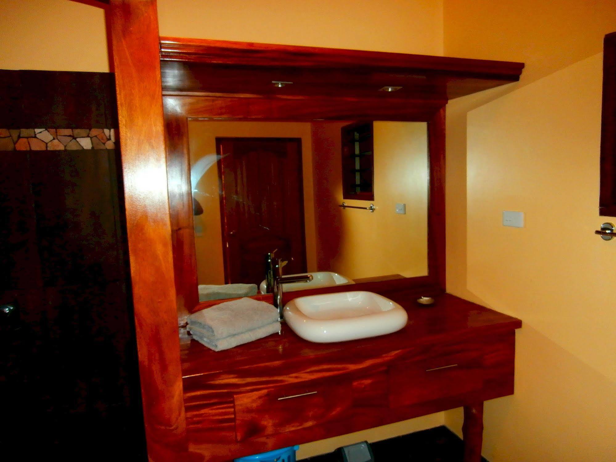 Korovesi Sunshine Villas Savusavu Eksteriør bilde